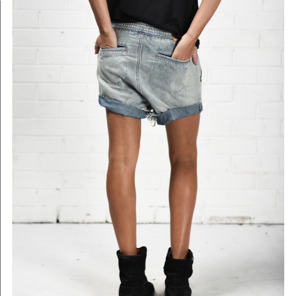 One Teaspoon Pants - BNWT One teaspoon shorts ivory hunters